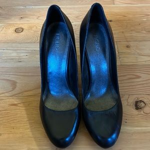 BCBG Women's Back Stiletto Heels Size 7 Pumps